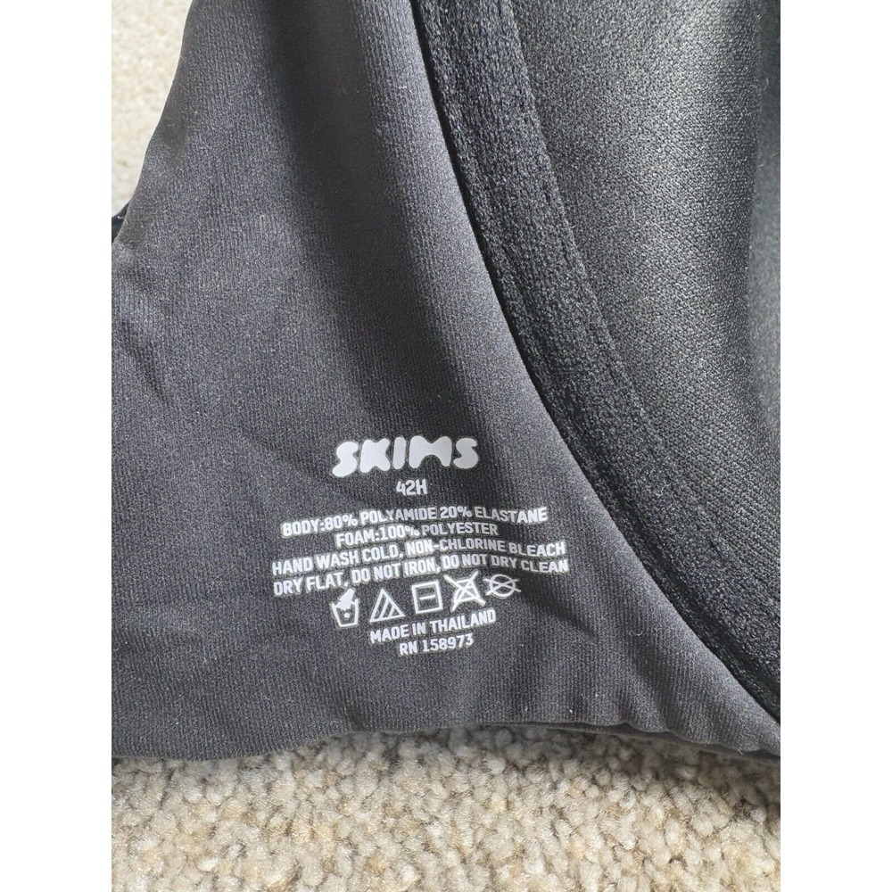 NWT Skims Fits Everybody T-shirt Demi Bra Size 42H Onyx/Black BR-UWR-2294 - Picture 3 of 4